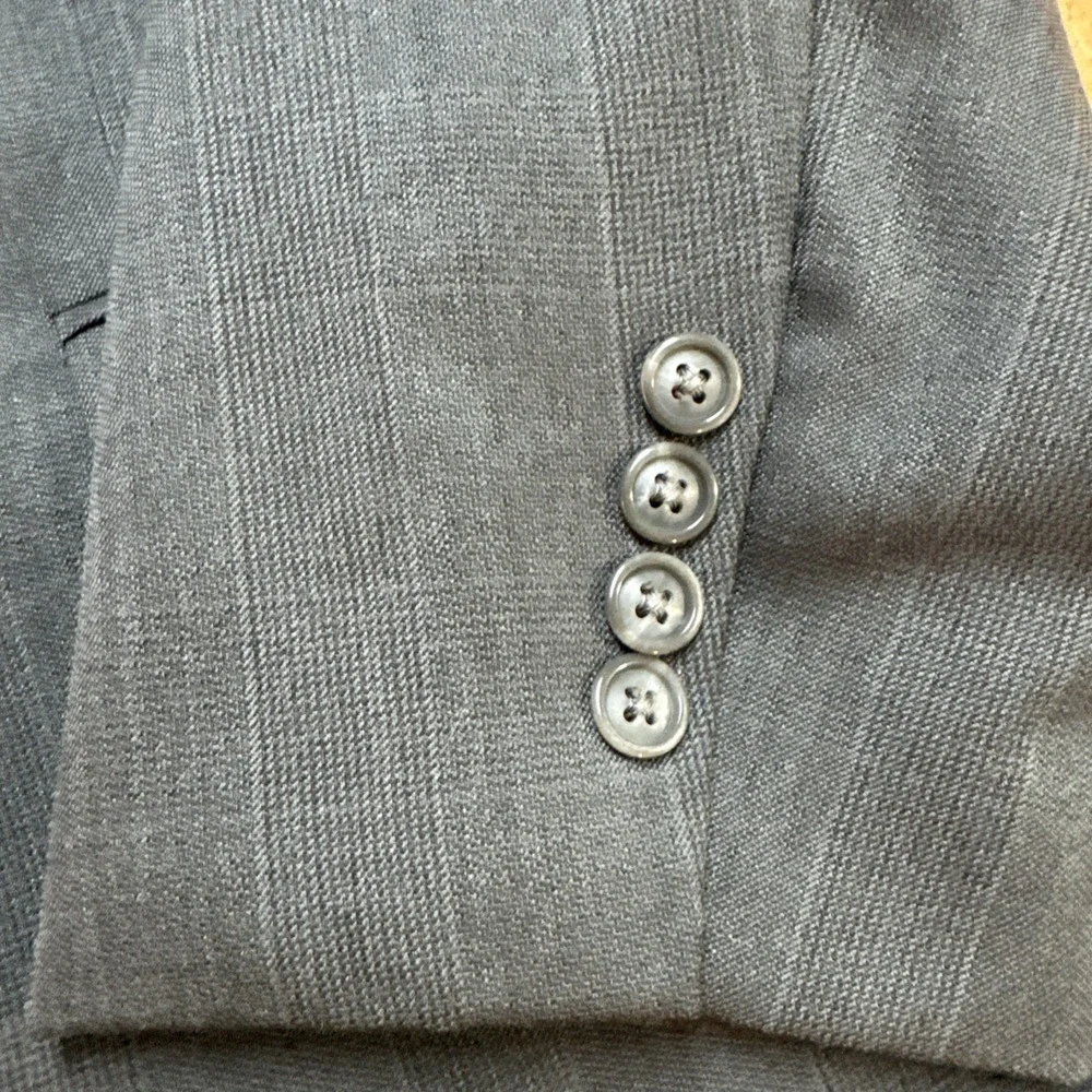 Stafford Vintage 2 Piece Suit 44S Pants 33 x 30 Gray Plaid Wool Blend USA Made